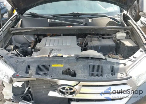 2013 Toyota Highlander Base V6 из США, поврежденный, VIN 5TDBK3EH2DS207799